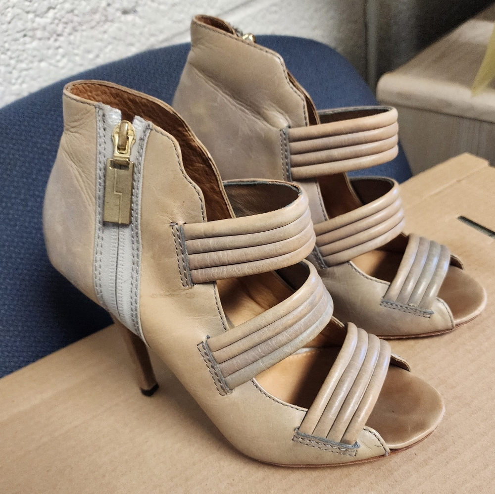 💥 L.A.M.B Leather open toe Booties size 9